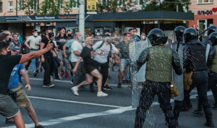 Tikhanovskaya: Ne sukobljavajte se s policijom, ne izlazite na ulice