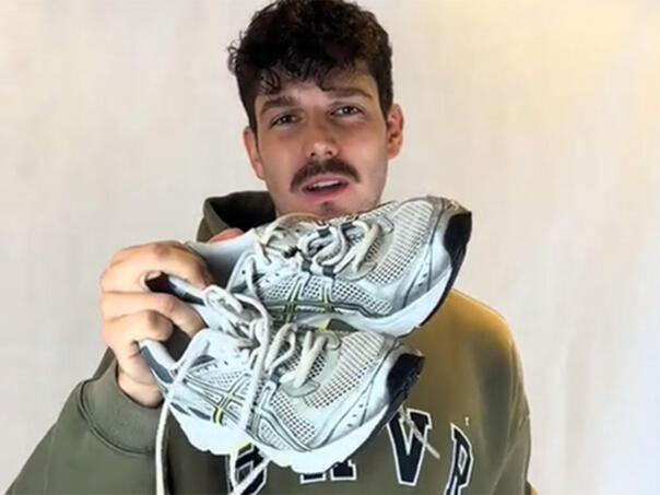 TikToker u šoku: Donirao patike Crvenom krstu, pa saznao da se prodaju u Cazinu