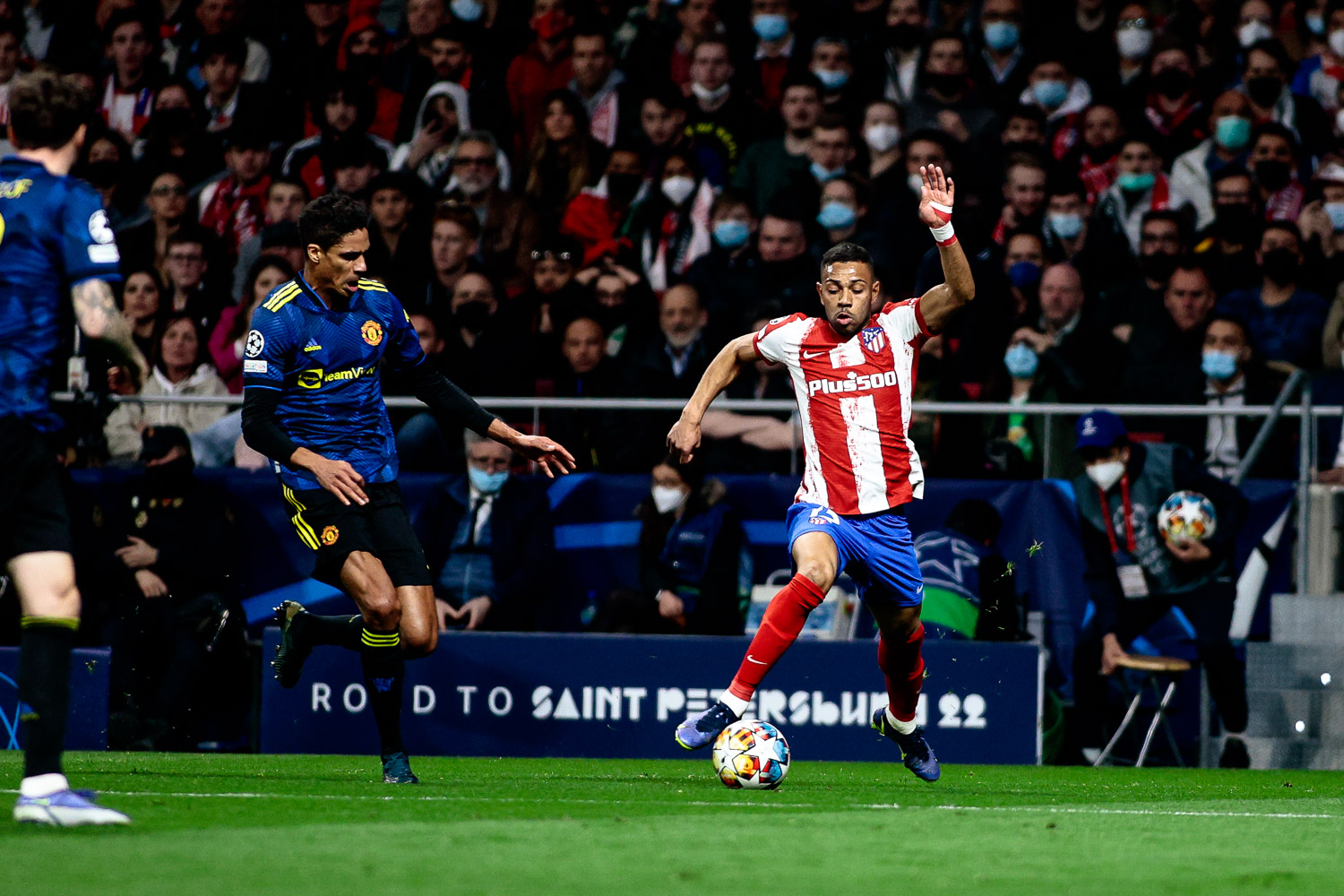 Tinejdžer spasio United, Benfica i Ajax remizirali