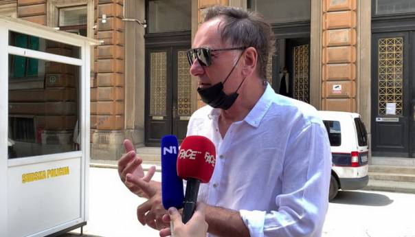 Tjeramo Bosmal da uzme milion i po maraka i da poštuje ugovor