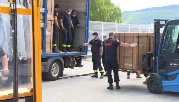 TK i ZDK za svoje bolnice traže po 25 respiratora uvezenih iz Kine