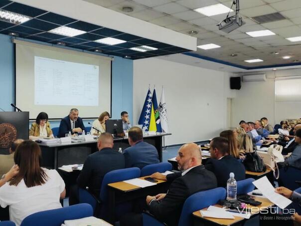 TK izmijenio Zakon o zdravstvenoj zaštiti: Opozicija tvrdi, zbog pozicije direktora UKC-a