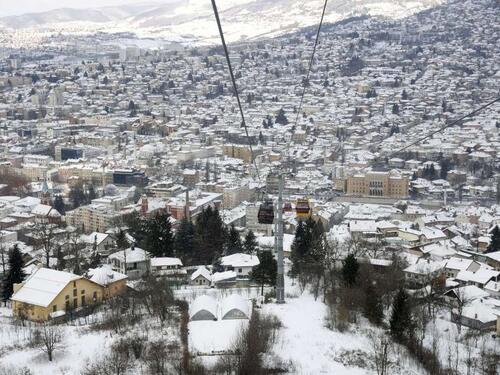 Tokom dana naoblačenje, poslijepodne kiša, u višim područjima snijeg