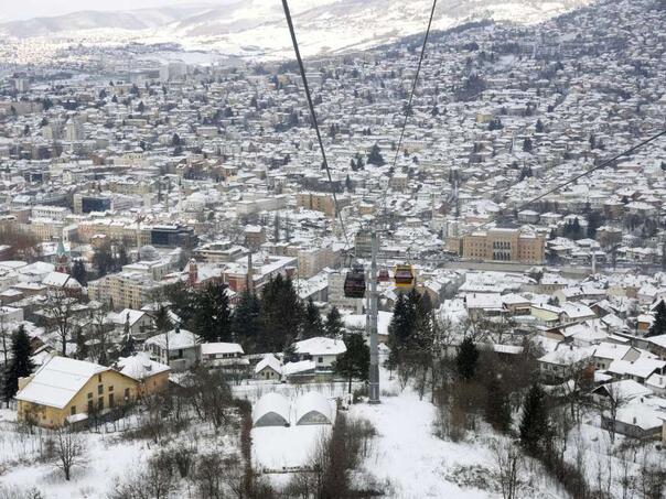 Tokom dana naoblačenje, poslijepodne kiša, u višim područjima snijeg