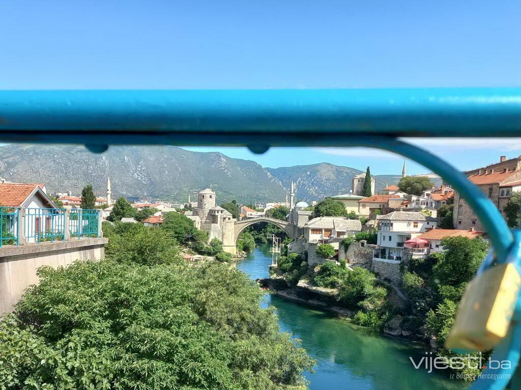 Tokom dana sunčano, od noći dolazi do promjene