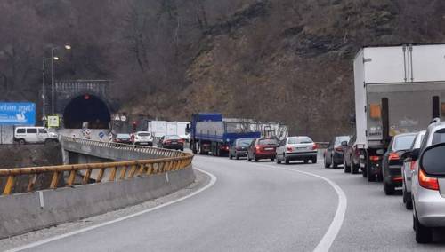 Tokom dana u tunelu Crnaja saobraća se jednom trakom naizmjenično