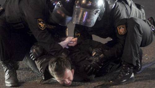 Tokom demonstracija u Bjelorusiji uhapšeno oko 500 osoba