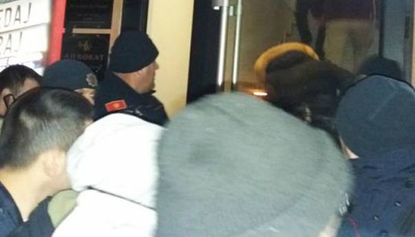 Tokom litije u Bijelom Polju povrijeđen mladić