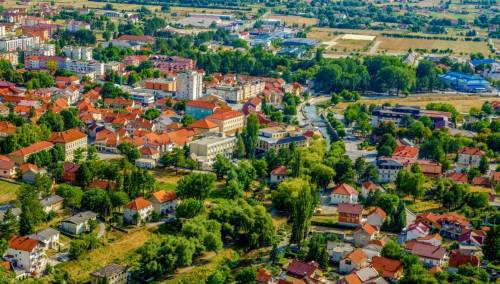 Tokom molitve ispred džamije u Livnu pucano iz vatrenog oružja