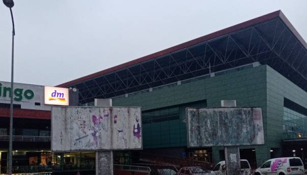 Tokom noći uništen sporni plakat u Gradu Zenica