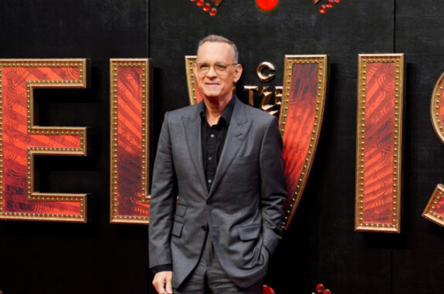 Tom Hanks dobio Zlatnu malinu za ulogu u “Elvisu”