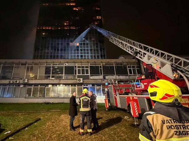 Tomašević o požaru u Vjesnikovom neboderu: Šteta je totalna, postoje neke sumnje o požaru