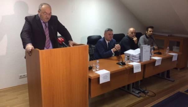 Tomislavgrad: Tri člana isključena iz HDZ-a