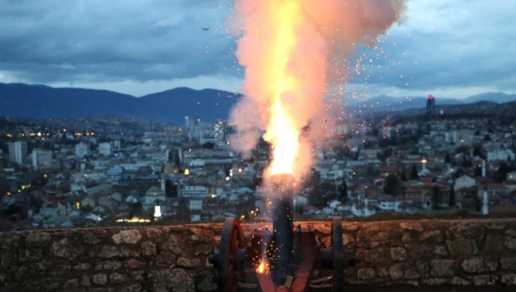 Top sa sarajevske Žute tabije tradicionalno najavio početak ramazana