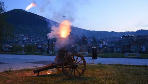 Top u Visokom označio kraj posta prvog dana ramazana