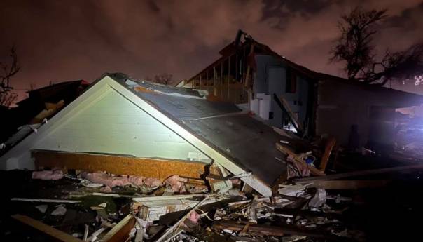 Tornado pogodio južnu Louisianu, hiljade stanovnika bez struje