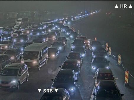 Totalni saobraćajni kolaps: Na ulazak u Srbiju čeka se 10 sati!