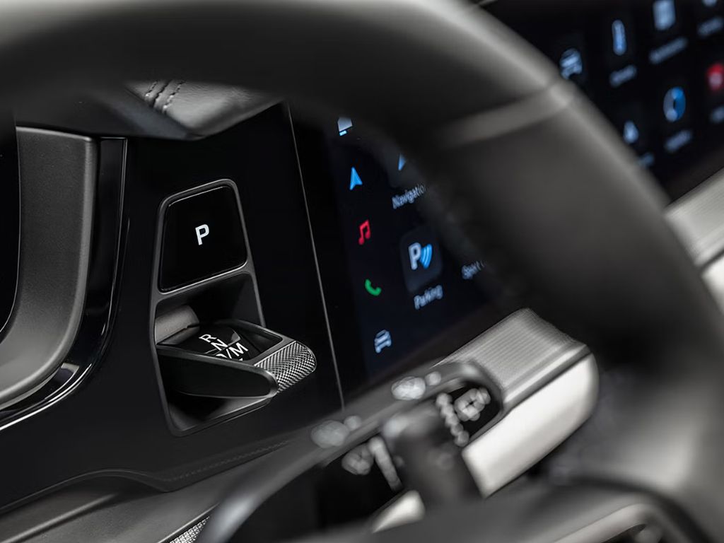 Toyota bi mogla vratiti fizičke tastere