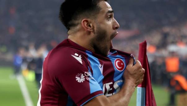 Trabzon srušio Fenerbahce u velikom derbiju, Višća se vratio na teren