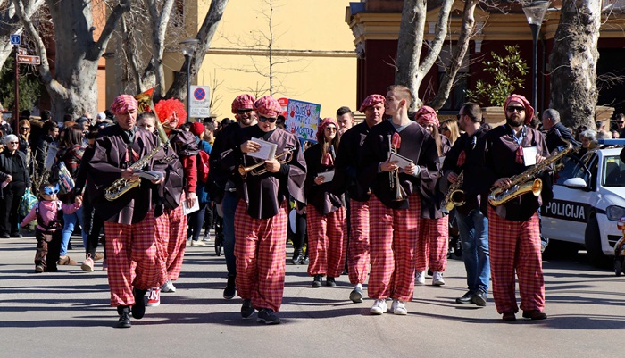 Tradicionalna karnevalska povorka ulicama Mostara
