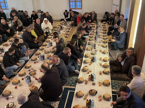 Tradicionalni zajednički iftar u Nevesinju okupio vjernike