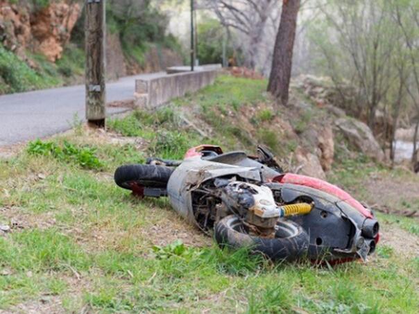 Tragedija kod Kozarske Dubice: U sudaru mopeda i automobila poginula žena