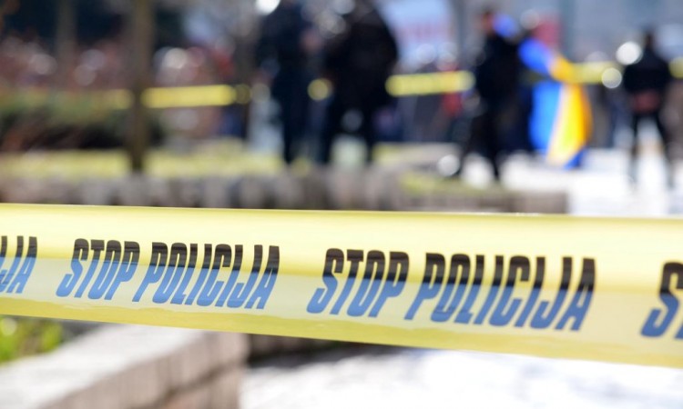 Tragedija kod Tuzle: Muškarac ubio suprugu pa sebe