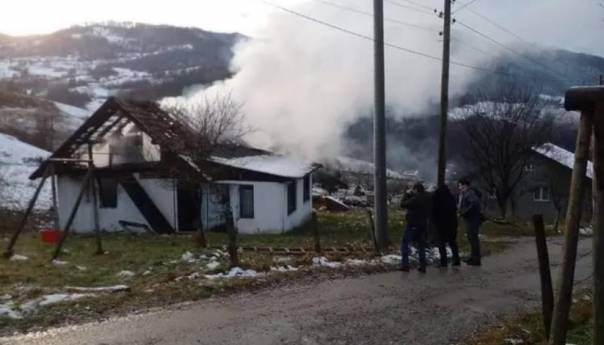 Tragedija kod Živinica, žena nastradala u požaru