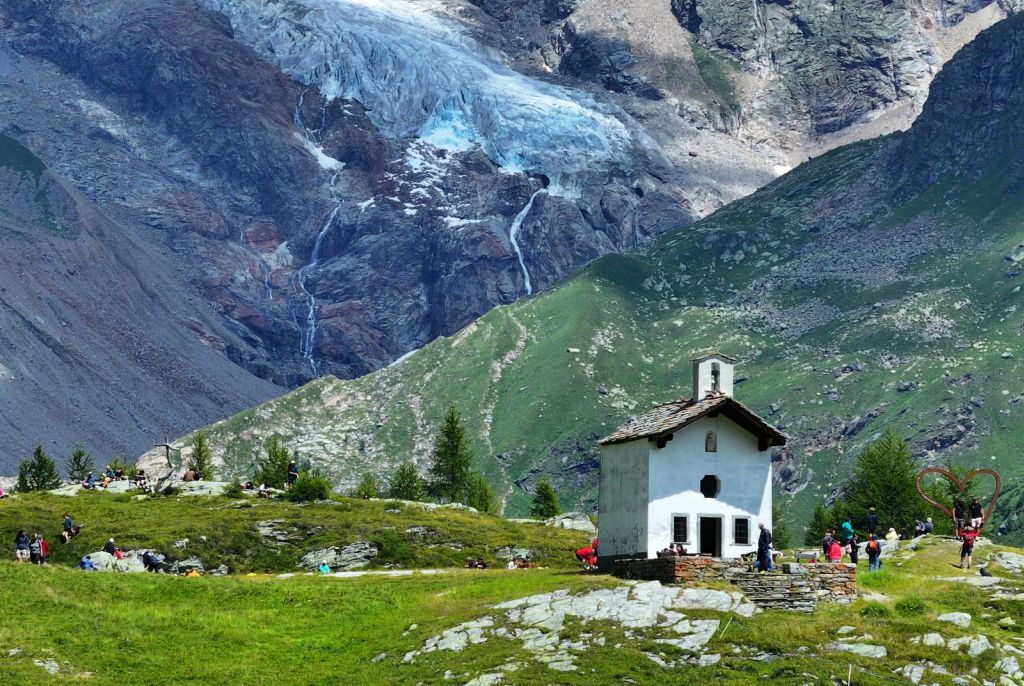 Tragedija na Alpama: Poginuli muškarac i žena