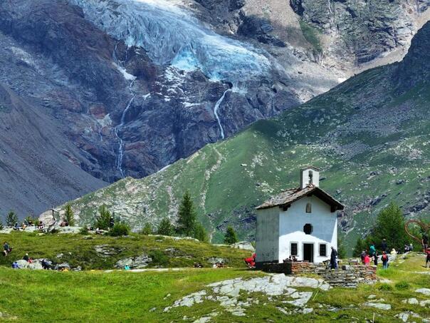 Tragedija na Alpama: Poginuli muškarac i žena