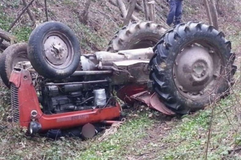 Tragedija u BiH: Vozač poginuo nakon prevrtanja trakora