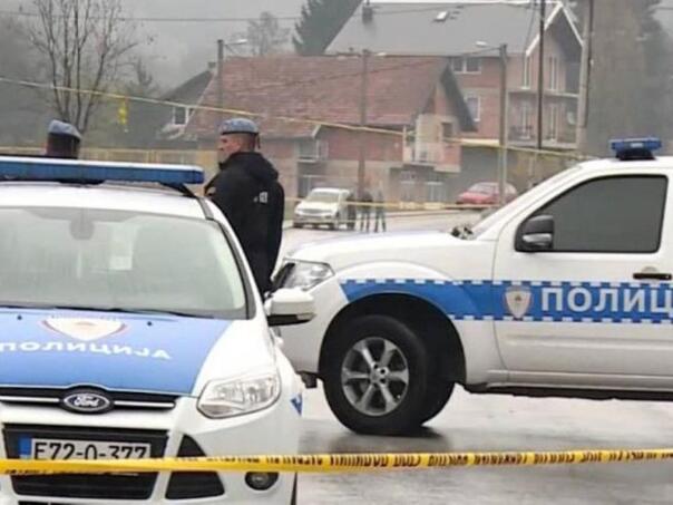 Tragedija u Bos. Dubici: Pronađena tri tijela u porodičnoj kući