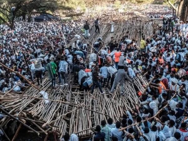 Tragedija u Etiopiji: Raspala se skela kod crkve, poginule najmanje 22 osobe