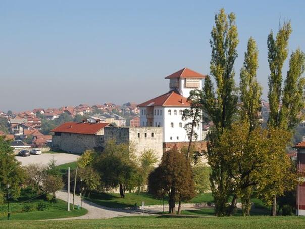 Tragedija u Gradačcu: Utopio se 13-godišnjak u bazenu