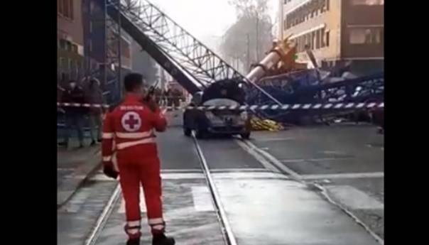 Tragedija u Italiji: Srušila se dizalica i ubila troje ljudi