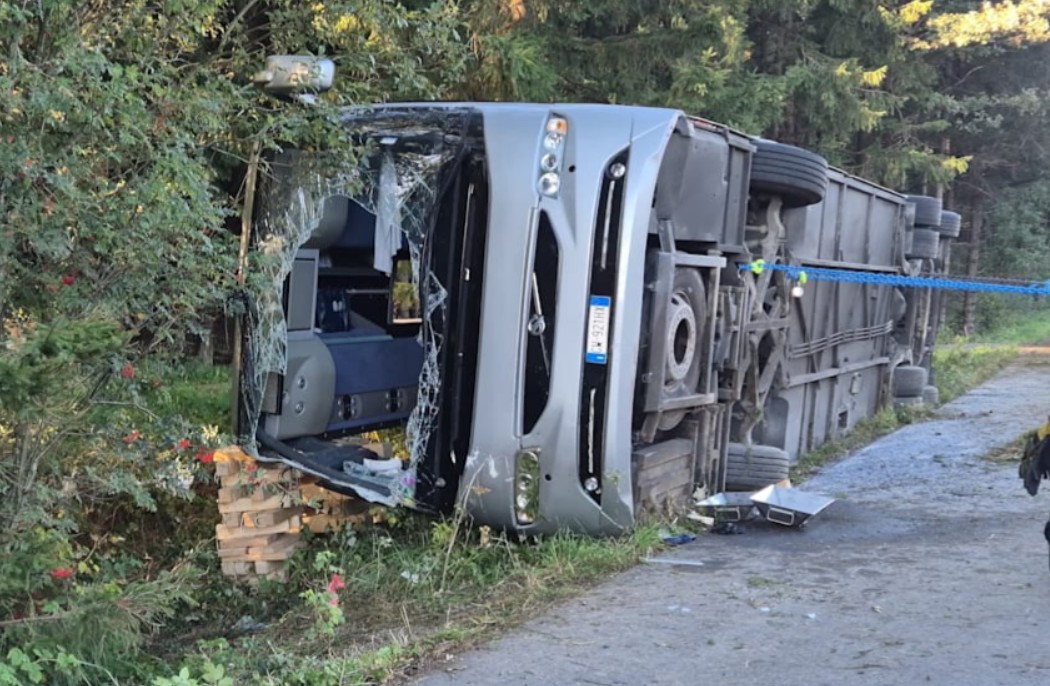 Tragedija u Njemačkoj: Autobus s turistima sletio s autoceste, dvoje poginulih