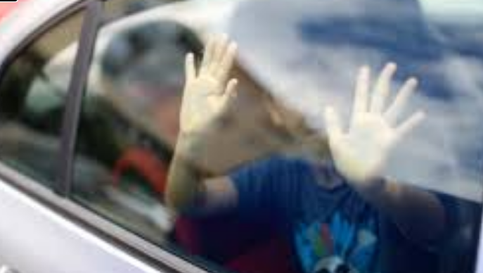 Tragedija u SAD: Petogodišnji dječak umro u užarenom autu ispred osnovne škole