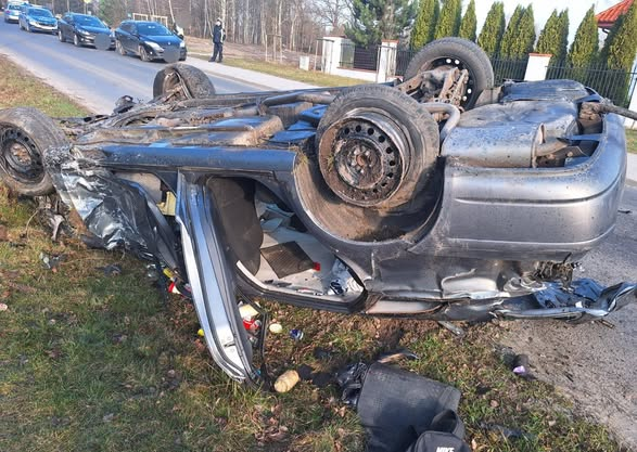 Tragična nesreća u Poljskoj: U autu bilo 10 tinejdžera, dvoje ih poginulo