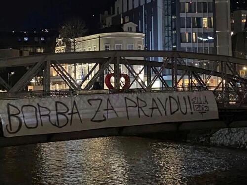 Transparent podrške povrijeđenoj djevojci nakon tragične tramvajske nesreće