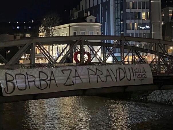 Transparent podrške povrijeđenoj djevojci nakon tragične tramvajske nesreće