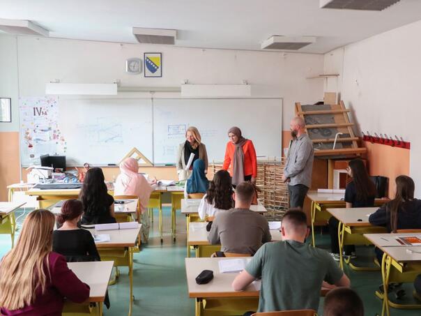 Transparentno raspoređivanje radnika u školama KS: 111 pozicija na neodređeno, digitalni prijem od septembra 2025.