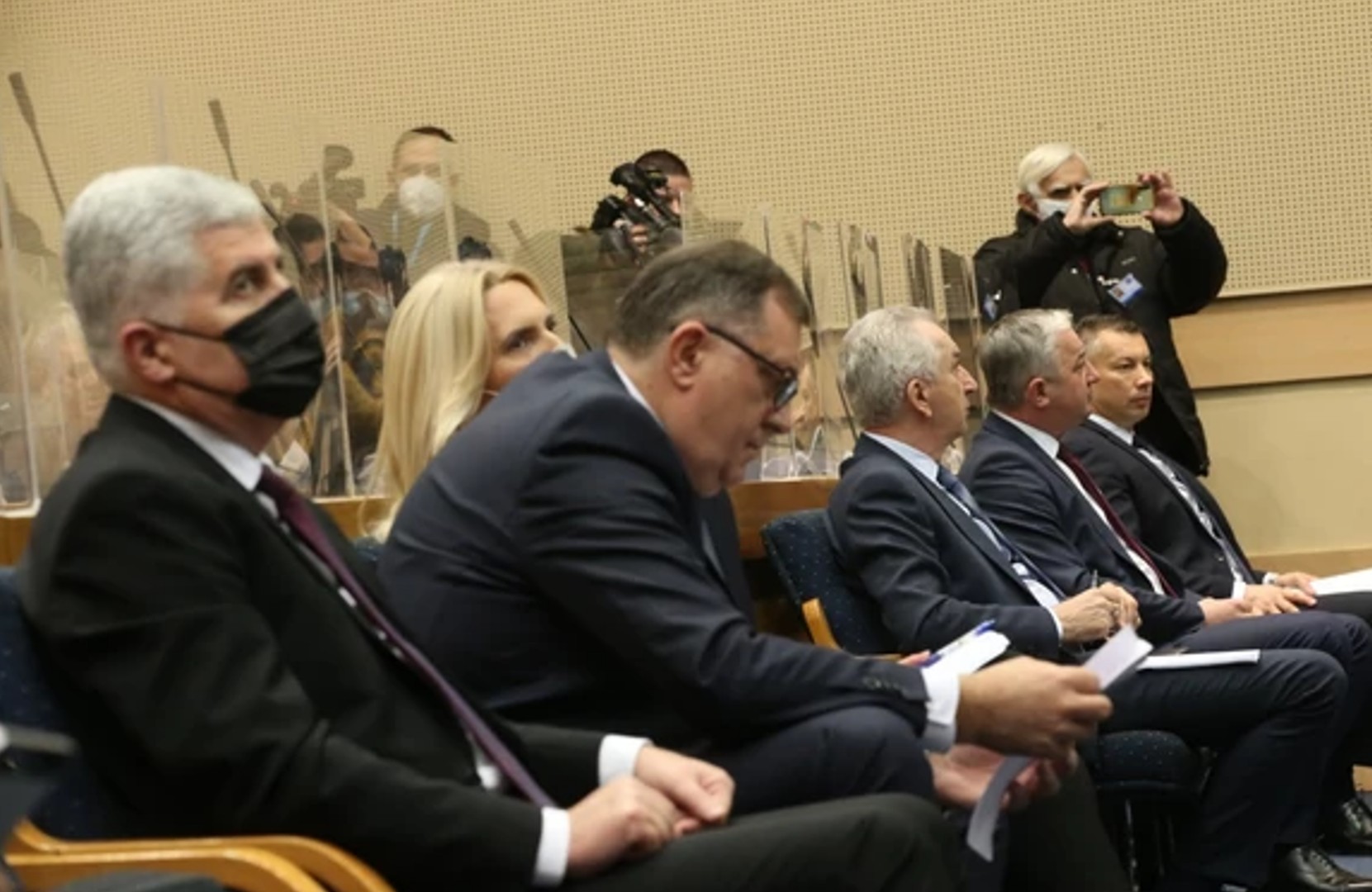 Trasiran put za povratak: NSRS usvojila zaključke