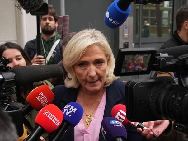 Traži se petogodišnja zabrana djelovanja za Marine Le Pen