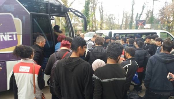 Traži se rješenje za 140 maloljetnika u prihvatnim centrima Bira i Miral