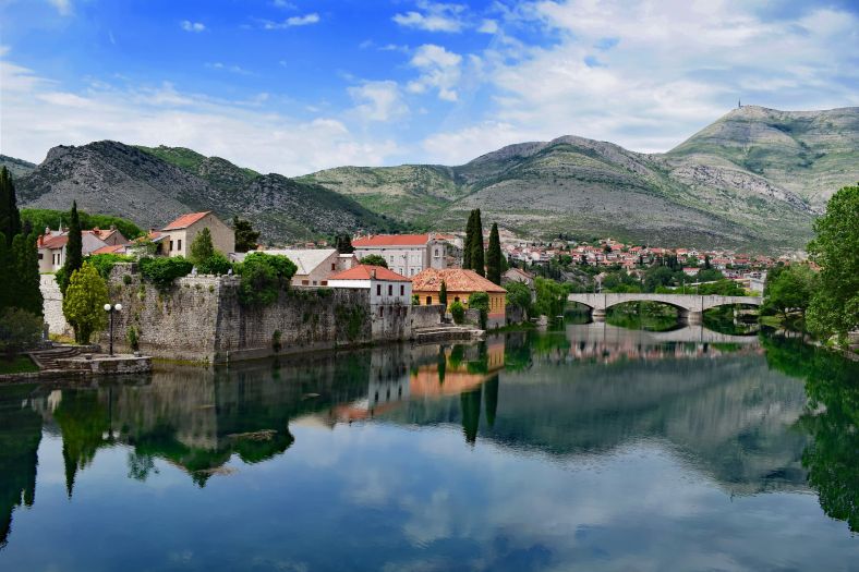 Trebinje: Sedmorica pretukla jednog muškarca
