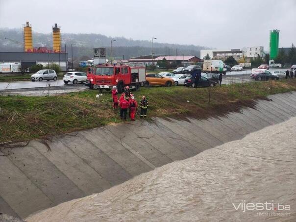 Treći dan potrage za dvije osobe u Jali i Spreči, ni traga im ni glasa