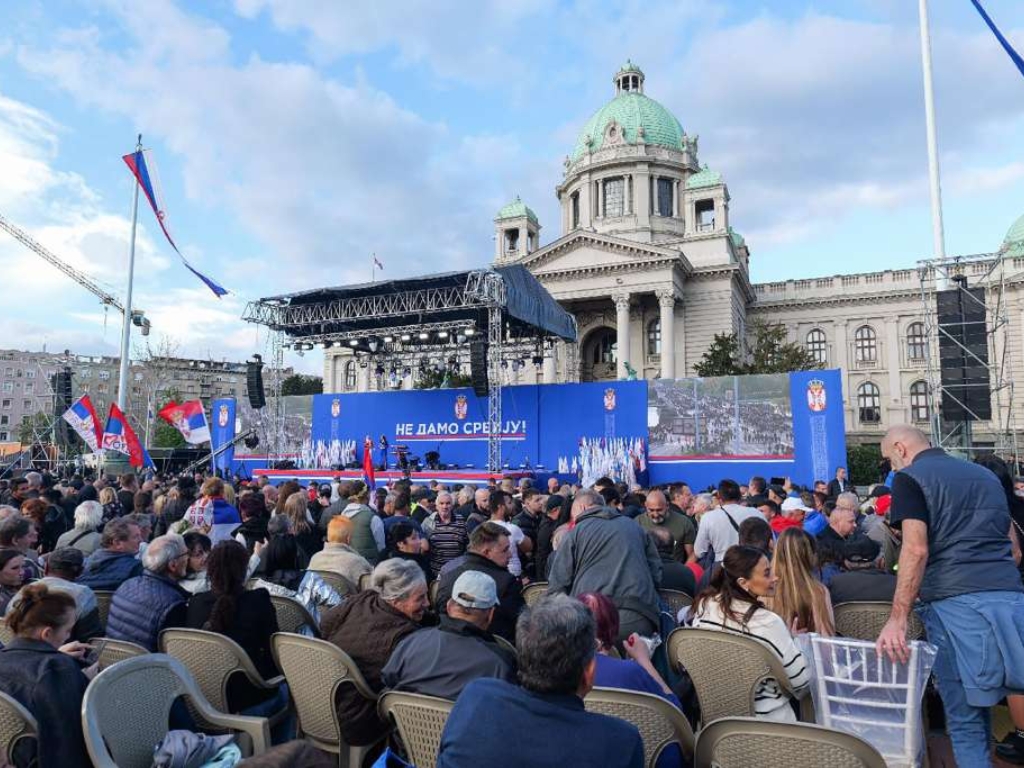 Treći dan Vučićevog skupa 'Ne damo Srbiju' u centru Beograda