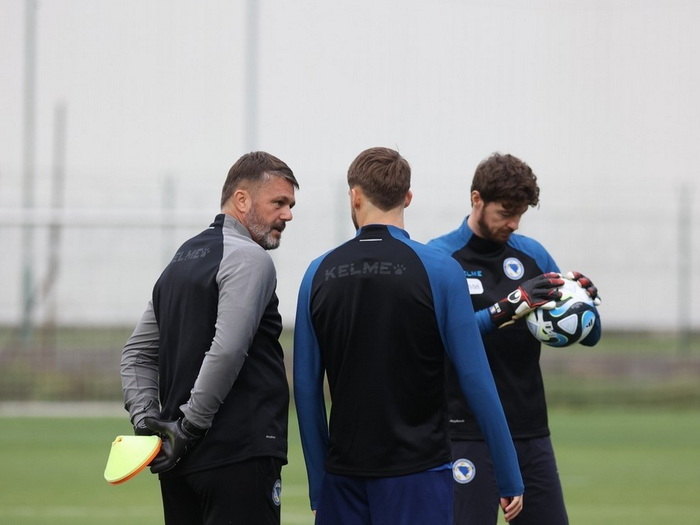 Trener golmana Zmajeva: Svi smo zatečeni trenutnom situacijom s Ahmedhodžićem