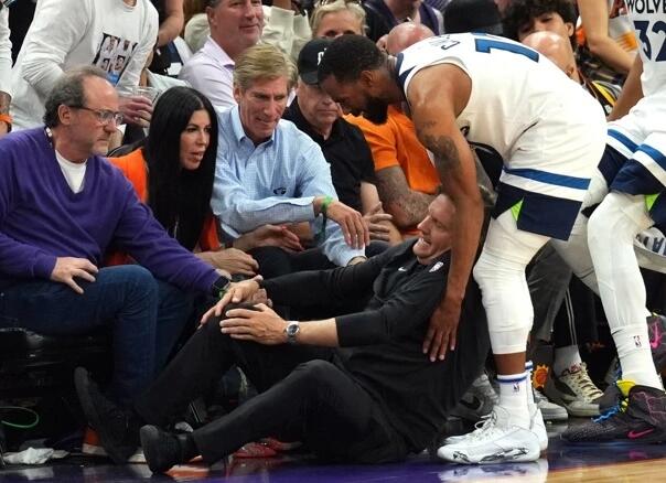 Trener Minnesote mora na operaciju koljena