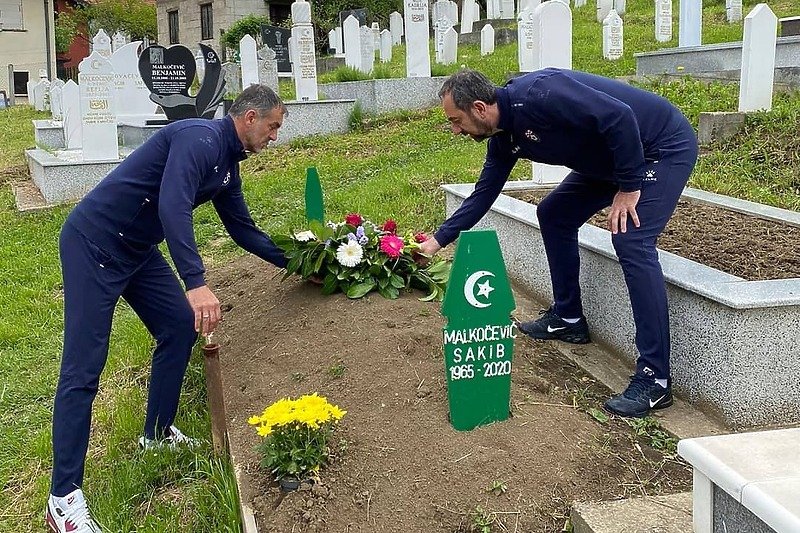 Trener Širokog položio cvijeće na mezar Sakiba Malkočevića